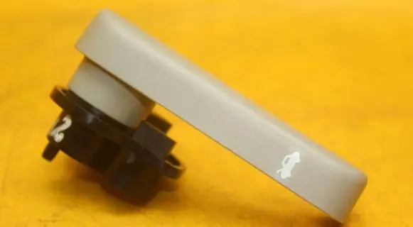 KIA Ceed Engine bonnet (hood) release handle 
