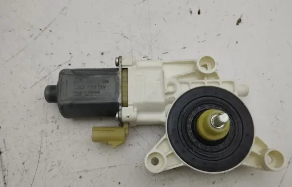 Chrysler Grand Voyager V Rear door window regulator motor 3018076D