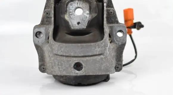 Audi A4 S4 B8 8K Engine mount bracket 8K0199381 9521954