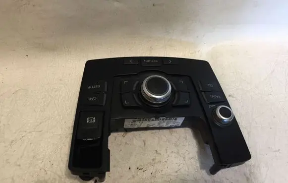 Head unit multimedia control