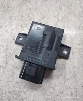 Jaguar XE Fuel injection pump control unit/module FK729D370AD