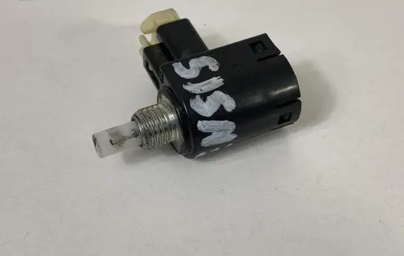 Toyota Avensis T250 Reversing light switch sensor 