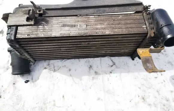 Ford Focus Intercooler radiator bv619l440ce bv61-9l440-ce