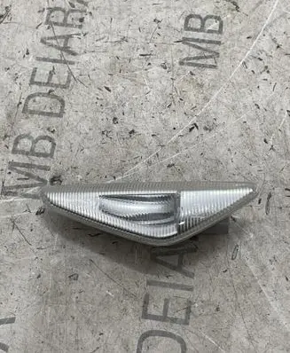 BMW X5 E70 Front fender indicator light 7171008