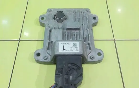 Nissan Juke I F15 Engine control unit/module 310361KA0E