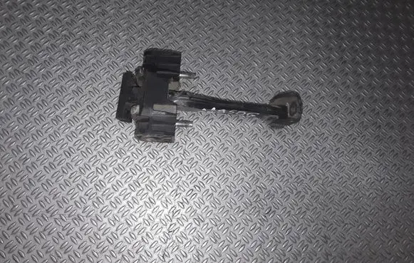 Opel Astra H Rear door check strap stopper