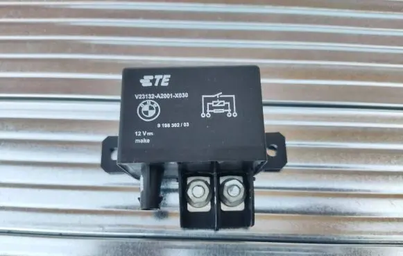 Coolant fan relay