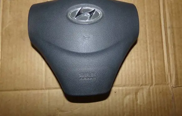 Hyundai Accent Steering wheel airbag