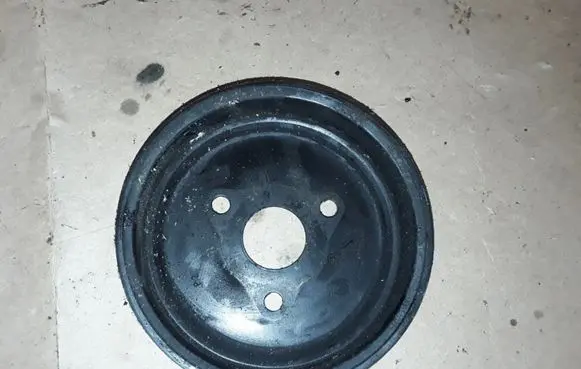 Opel Corsa C Water pump pulley 90531737