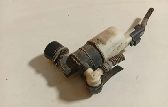 Peugeot 807 Windscreen/windshield washer pump 9641553880