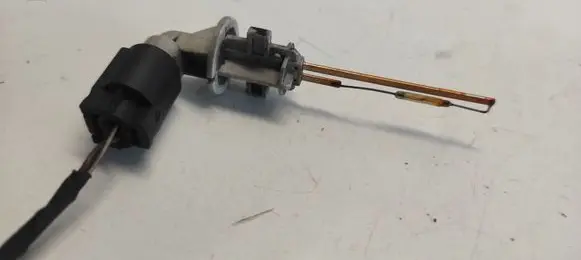 BMW 5 E60 E61 Coolant level sensor 7506601 9584051