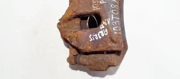 Toyota Auris 150 Front brake caliper