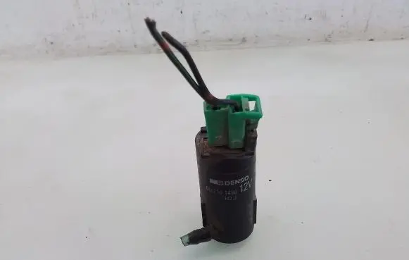 Suzuki Swift Cultus Windscreen/windshield washer pump