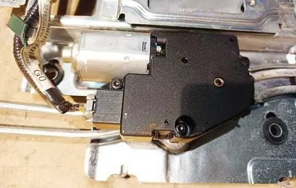 Honda CR-V Sunroof motor/actuator 1717821A 70450SMGE010