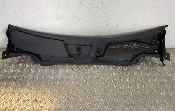 Mercedes-Benz A W176 Wiper trim A1768300013 BBP221501 BBP2215005