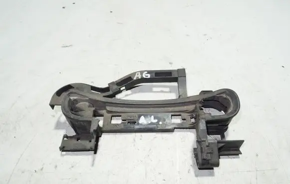 Audi A6 S6 C6 4F Front door exterior handle/bracket 4F0837886