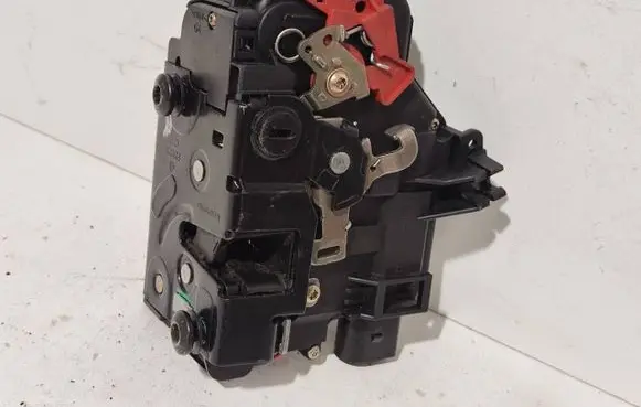 Audi A2 Rear door lock 8Z0839015D