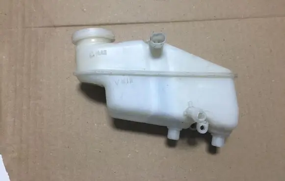 Toyota Yaris Brake fluid reservoir 033508-87541