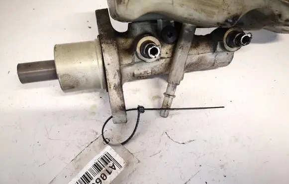 Volvo V50 Master brake cylinder