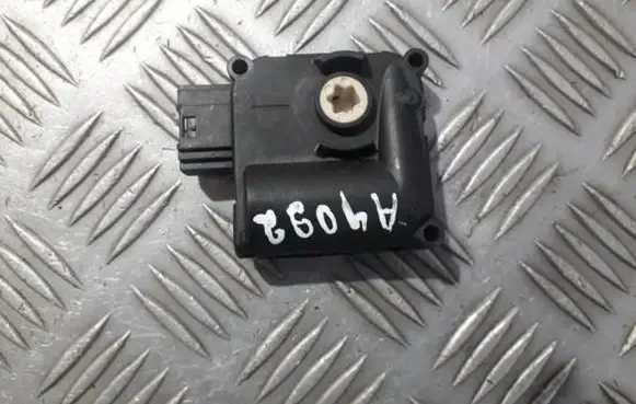 Audi A8 S8 D3 4E Air flap motor/actuator 0132801323 mf116880-2241