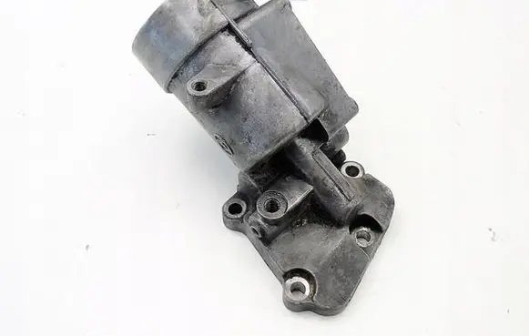 Hyundai i20 (GB IB) Oil filter mounting bracket D3FAOFOS