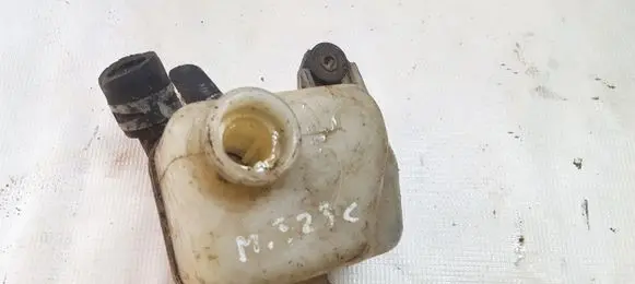 Mazda 323 Power steering fluid tank/reservoir