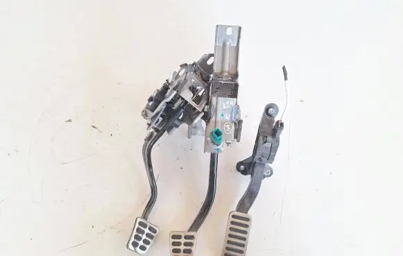 Hyundai i30 Accelerator throttle pedal 32700G4110 93840F2100