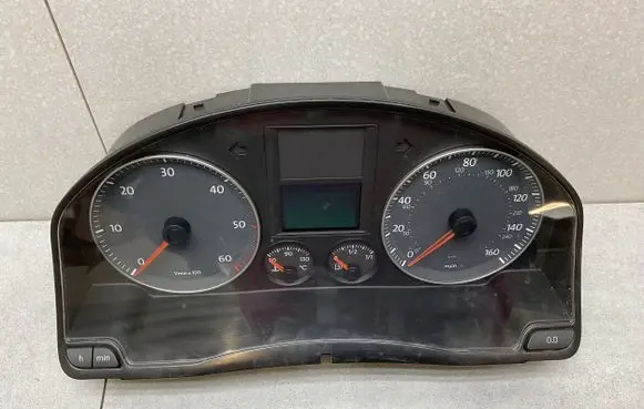 Volkswagen Eos Speedometer (instrument cluster) 1Q0920964A