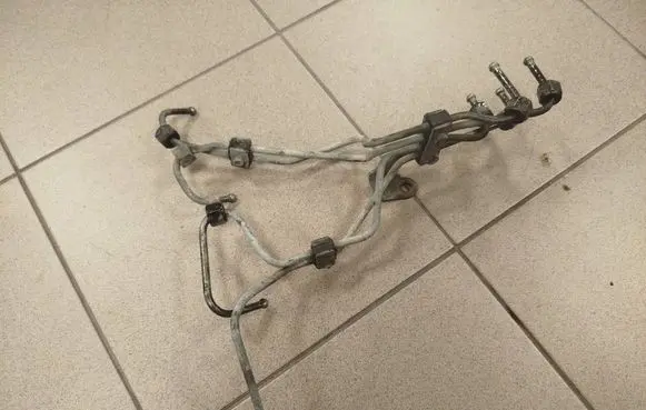 Nissan Terrano Fuel line pipe