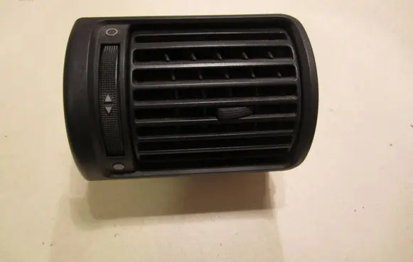 Audi A4 S4 B5 8D Dash center air vent grill 8D1820901