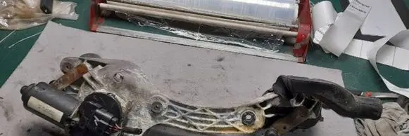 Jaguar S-Type Front wiper linkage and motor XW4X17B571AA