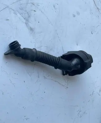 Mercedes-Benz B W245 Oil fill pipe A6403100869