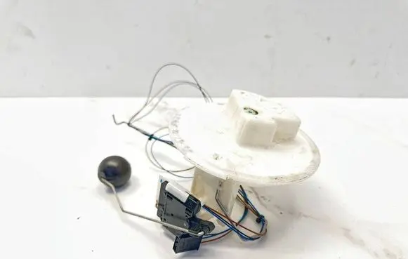 Audi A5 8T 8F Fuel level sensor 