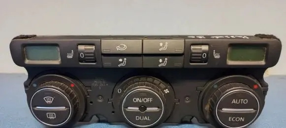 Volkswagen PASSAT B6 Climate control unit 74677532