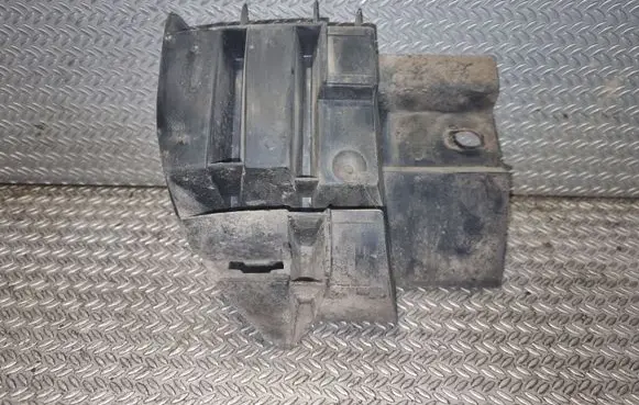Volkswagen II LT Bumper support mounting bracket corner 9018850016