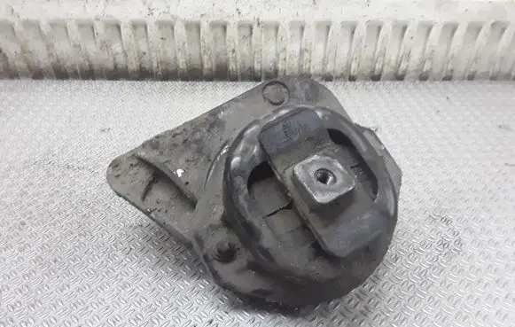 BMW 7 E65 E66 Engine mount bracket