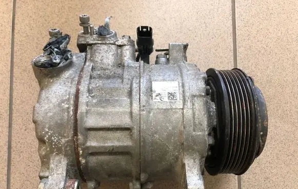 BMW X5 F15 Air conditioning (A/C) compressor (pump) 9303561 7SBU17A