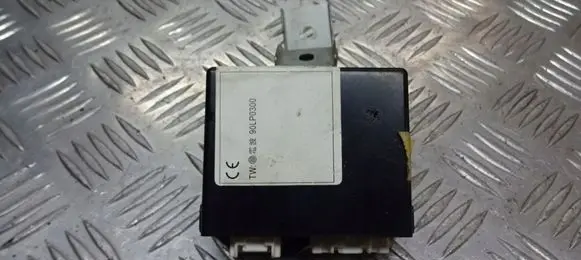 Mazda 2 Coolant fan relay 3M71-15604-DA