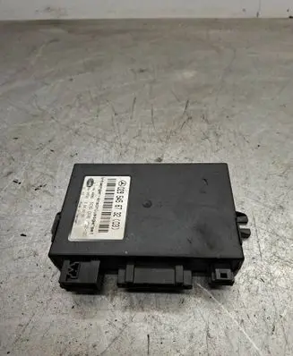 Mercedes-Benz E W211 Tow bar trailer control unit/module 0295456732