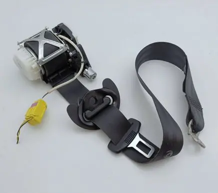 Volkswagen PASSAT CC Front seatbelt 3C1857705F
