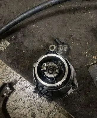 BMW 7 E65 E66 Vacuum pump