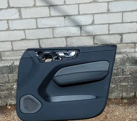 Volvo XC60 Front door card panel trim 32237819