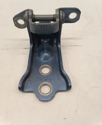 Subaru Forester SK Rear door lower hinge