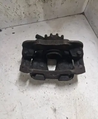 Peugeot 3008 I Front brake caliper