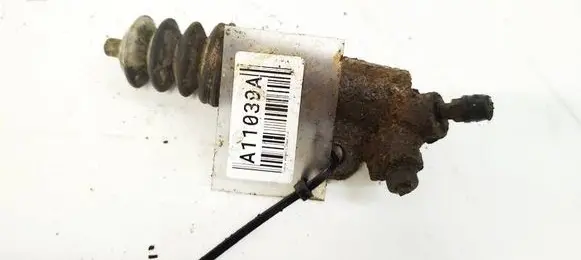 Toyota Avensis T250 Clutch master cylinder 