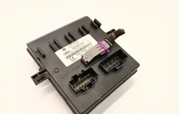 Audi Q7 4L Comfort/convenience module 4F0907279 F005V00562
