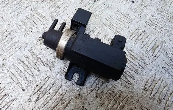 BMW X5 E53 Turbo solenoid valve 72279600 2247906