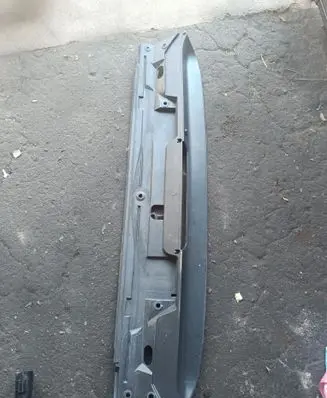 Tailgate/trunk spoiler
