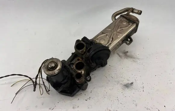 Skoda Superb B6 (3T) EGR valve cooler 03L131512BL