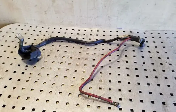 Volkswagen Tiguan Positive cable (battery) 5N0971228